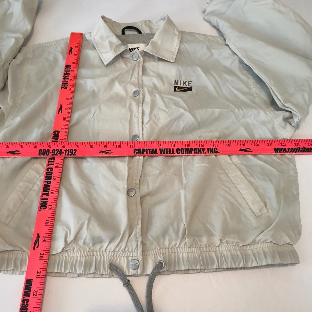 Vintage Nike‎ Womens Coaches Jacket Tan Nylon Windbreaker Snap Front M 8-10 90s